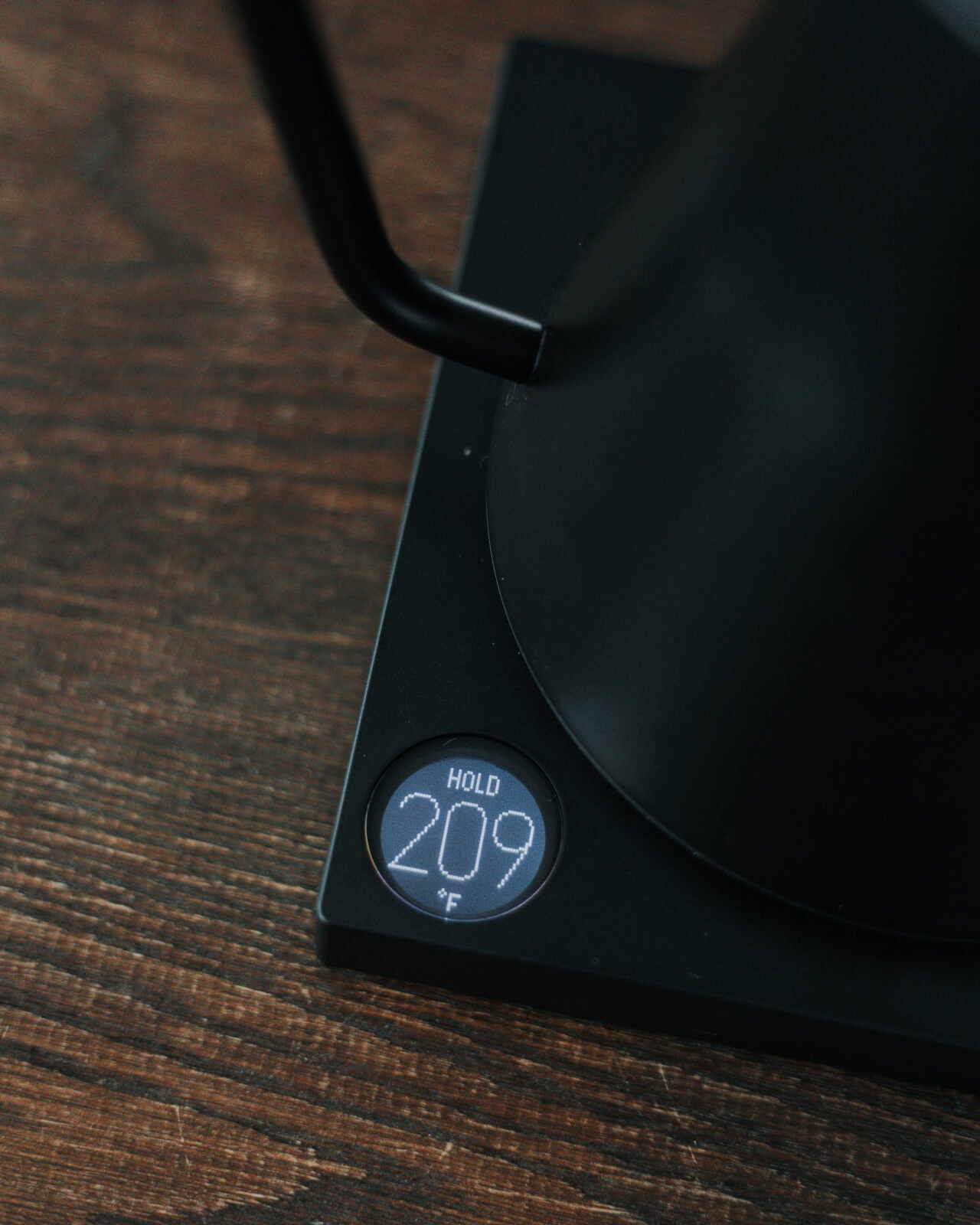 Fellow Stagg EKG Pro Electric Kettle | Coffee Pourover Kettle | Temperature control and hold on the Stagg EKG | Equator Coffees